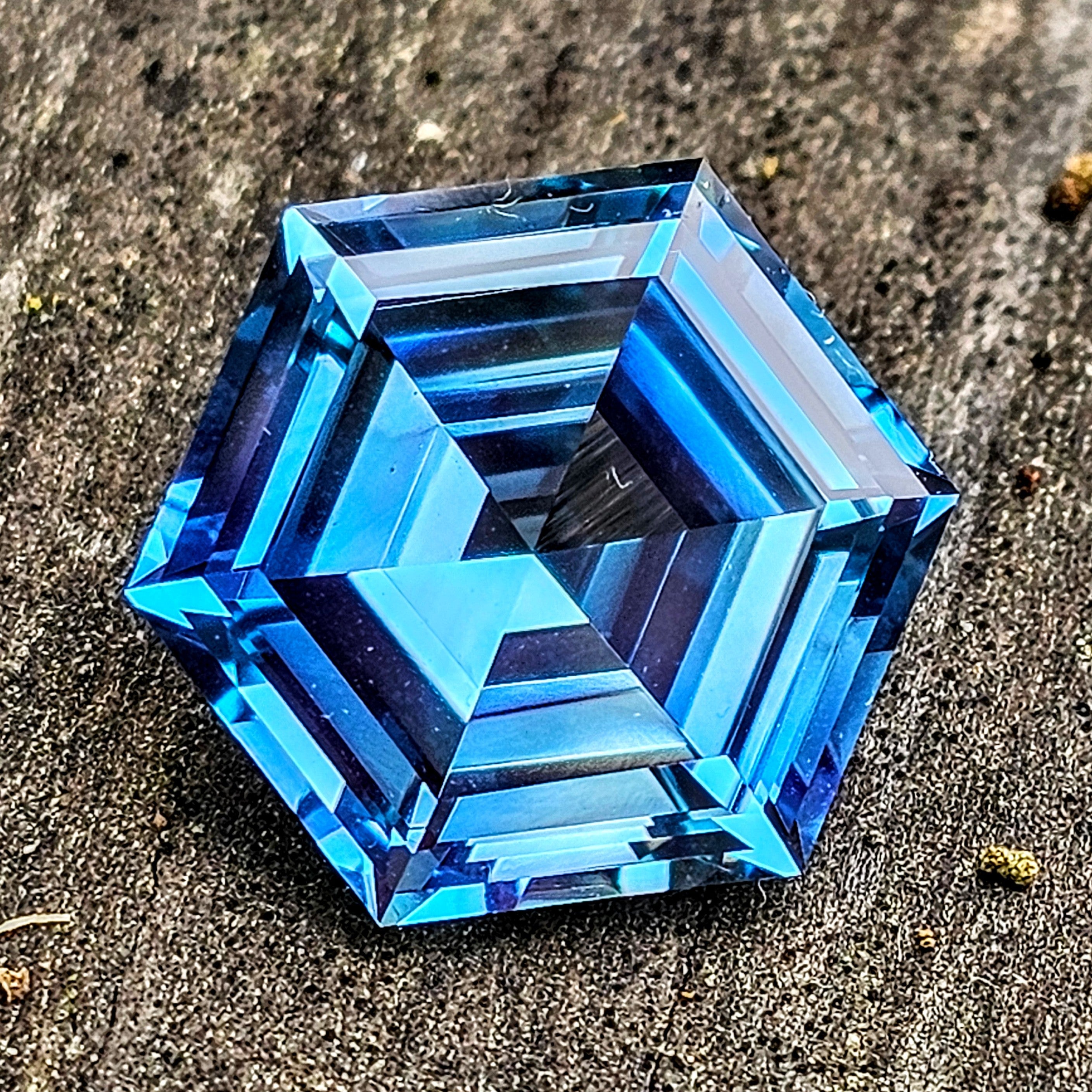 cerulean-blue-lab-sapphire-