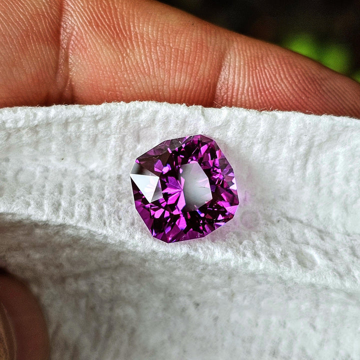 Color Shift Purple Lab Sapphire, House Of Sylas Cushion Cut, 9.6 Carats - DJEVA