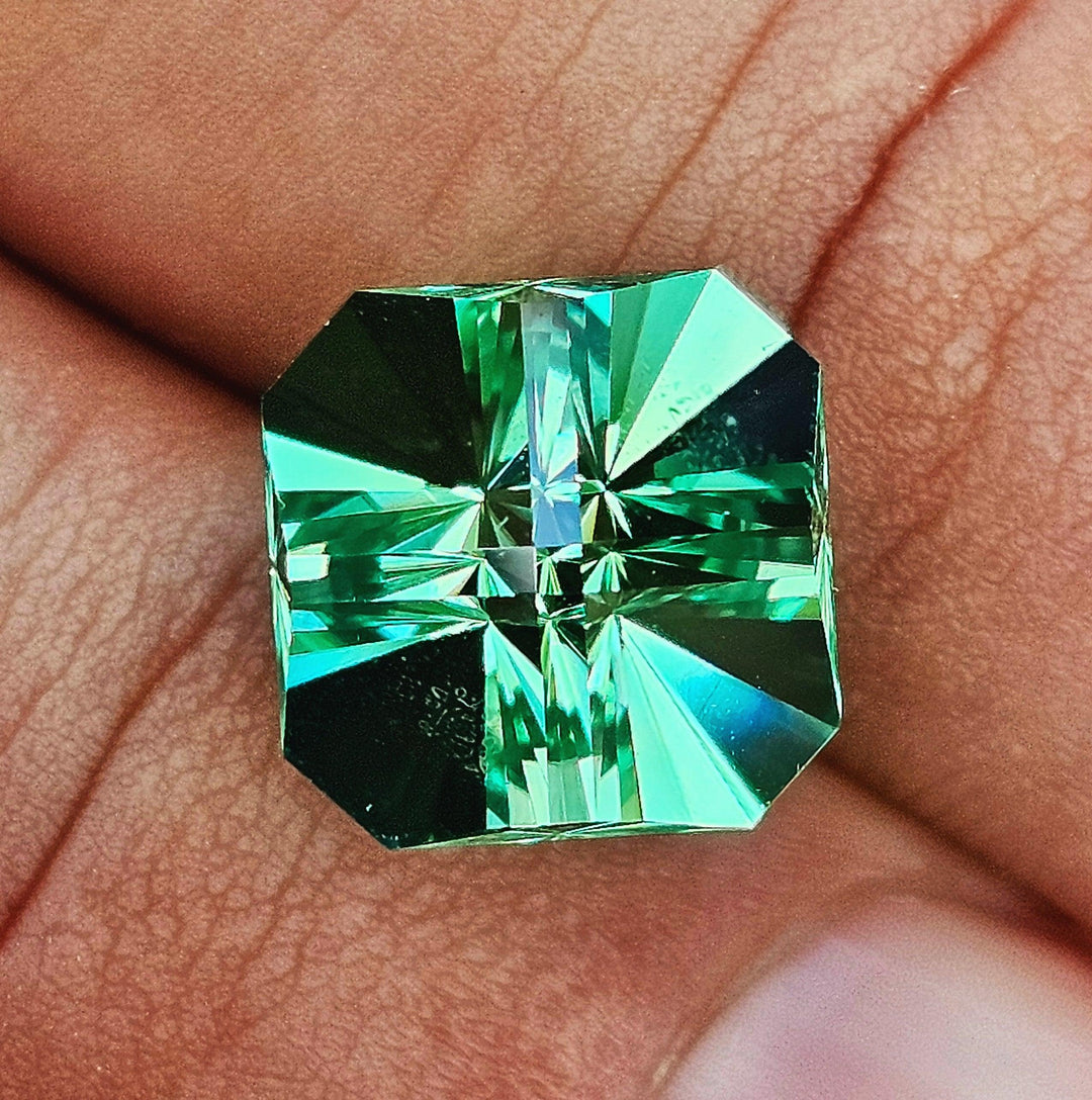 Light Mint Green Lab Sapphire, Tessellation Cut, 7.5 Carats - DJEVA