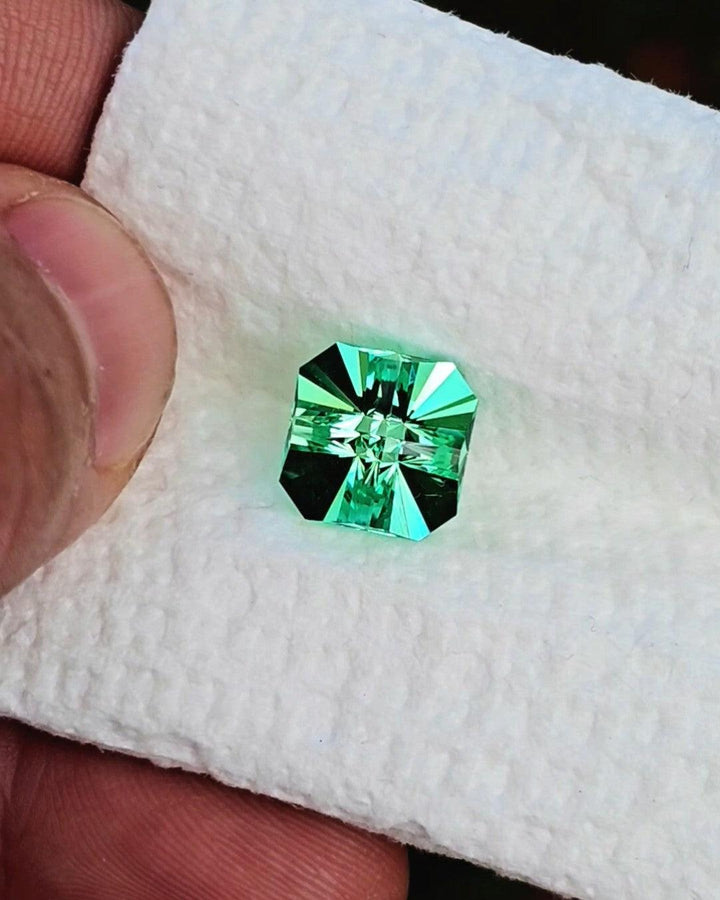 Light Mint Green Lab Sapphire, Tessellation Cut, 7.5 Carats - DJEVA