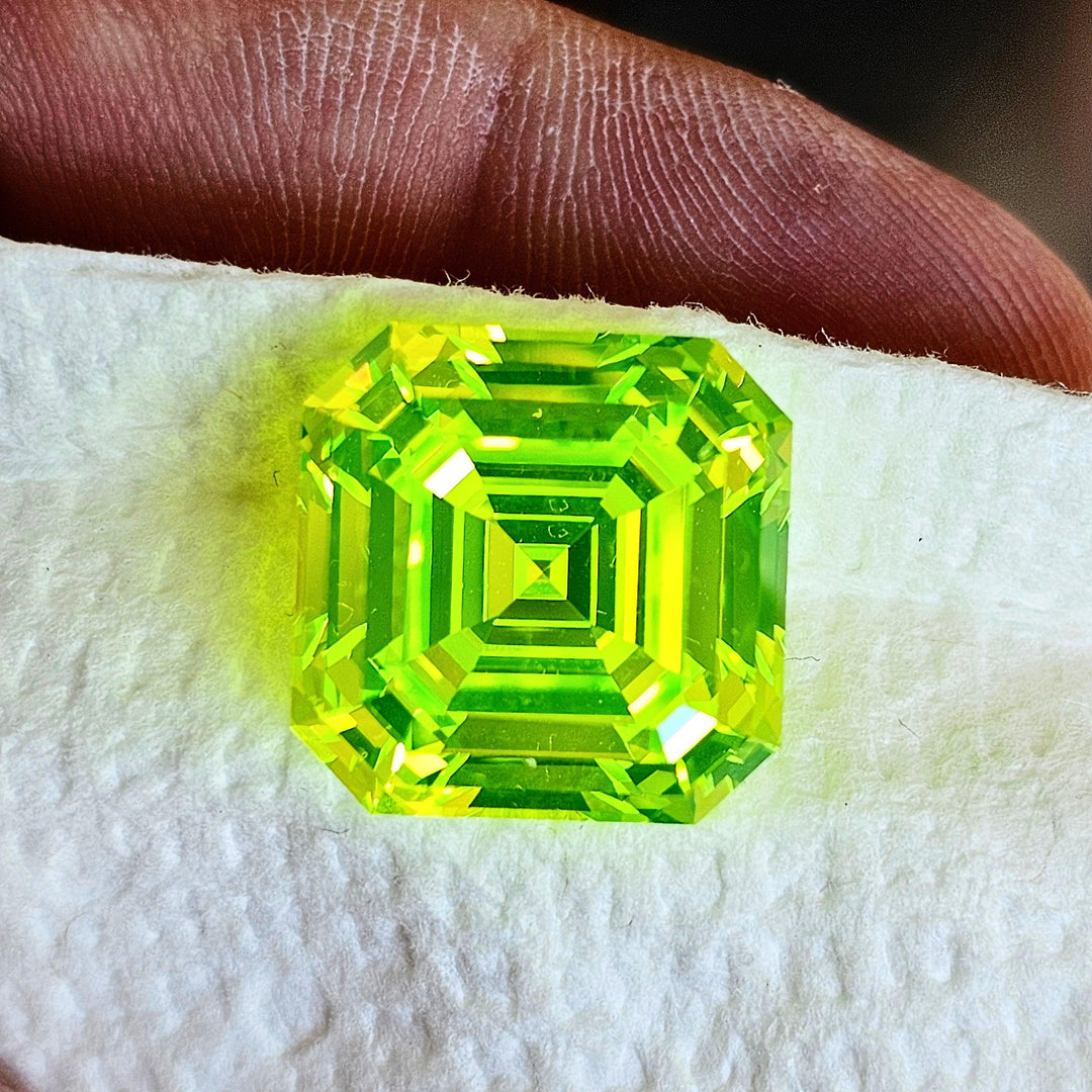 LuAG "ULTRA GREEN", Ascher Cut, 39.35 Carats - DJEVA