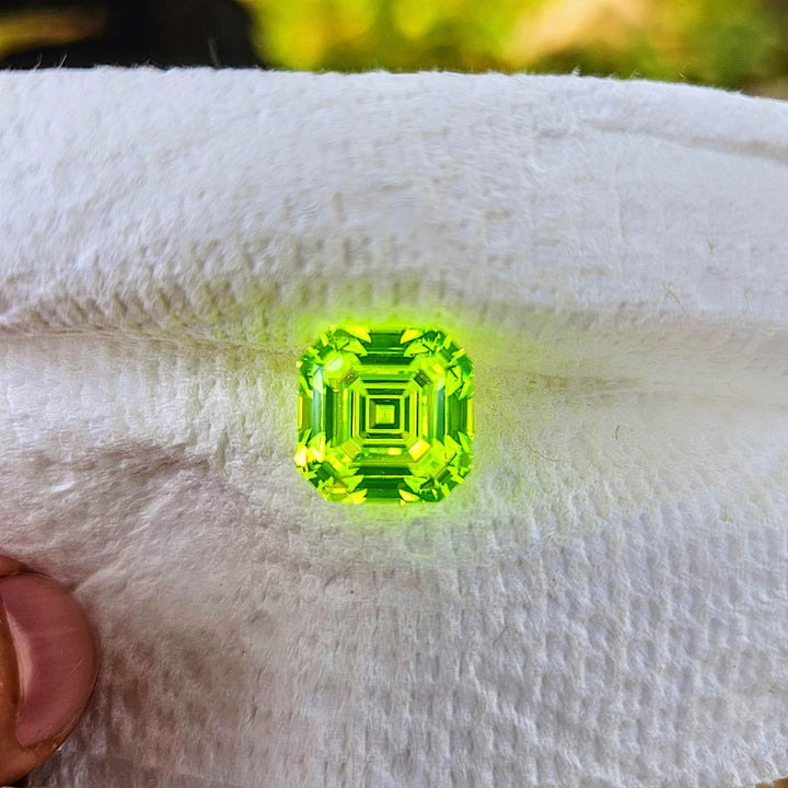 LuAG "ULTRA GREEN", Asscher Cut, 30.2 Carats - DJEVA