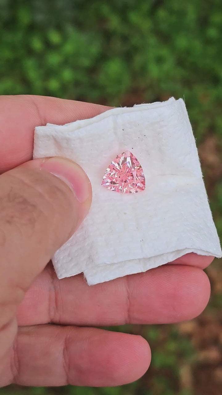 Peachy ๐ "Morganite" Colored Lab Sapphire, Trillian Internal Reflections Cut, 7.00 Carats