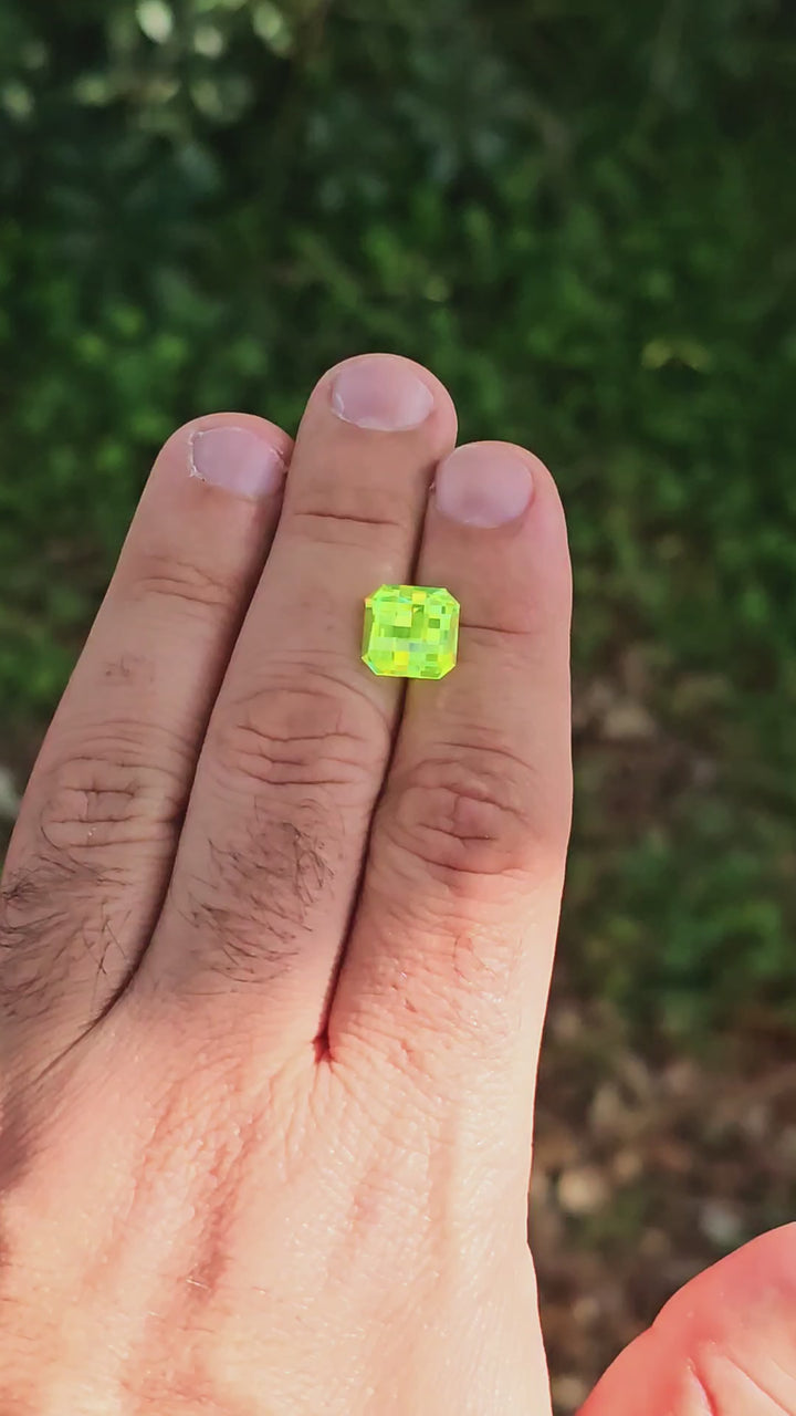 Green LuAG, Pixel Square Cut, 10.92 Carats