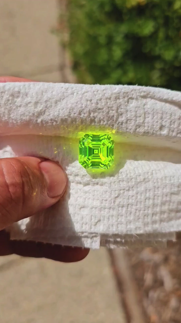 LuAG "ULTRA GREEN", Asscher Cut, 30.2 Carats