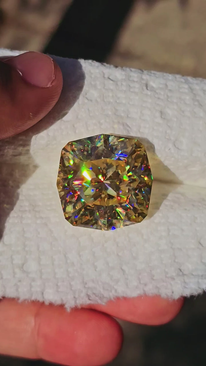 White Rutile 🌈🍭🦄, House Of Sylas Cushion Cut, 80.4 Carats