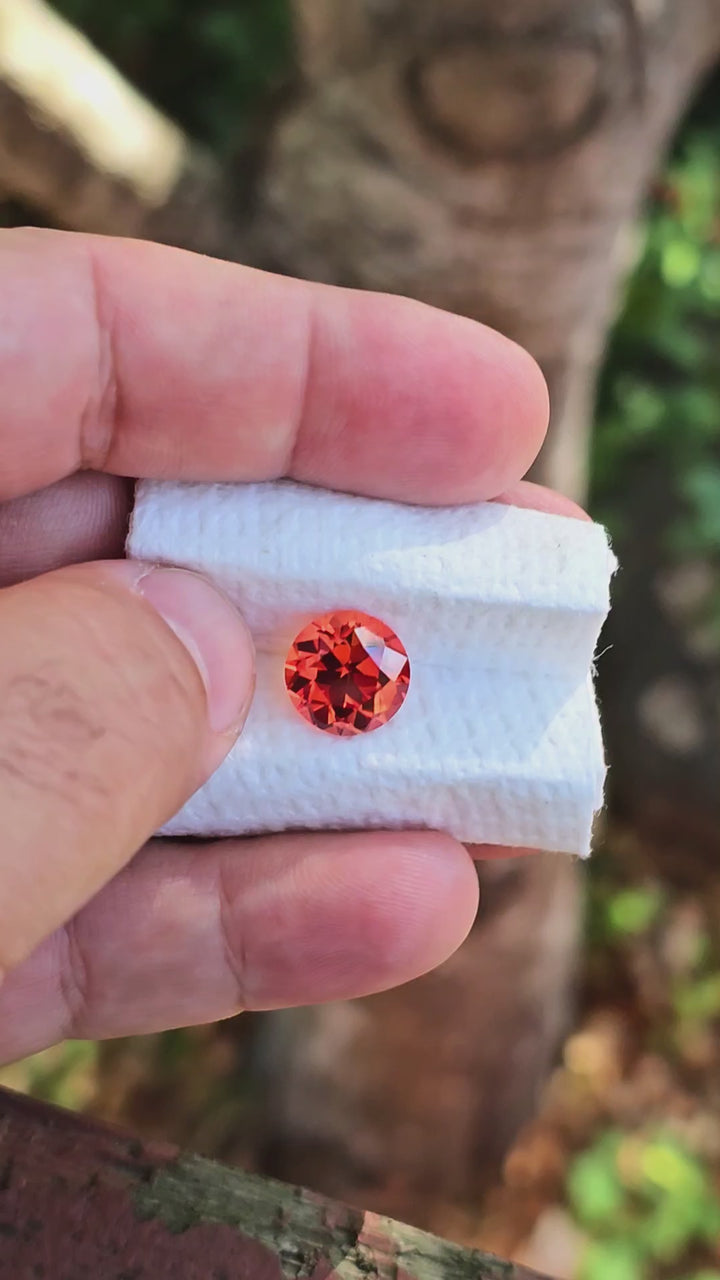 Fire Orange Lab Sapphire, Traditional Round Brilliant Cut, 7.30 Carats
