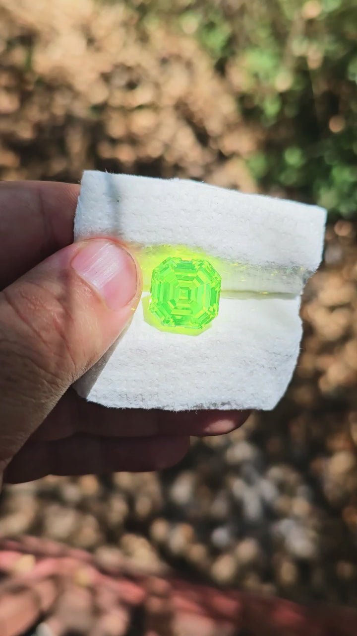 Green LuAG, Asscher Cut, 39.01 Carats
