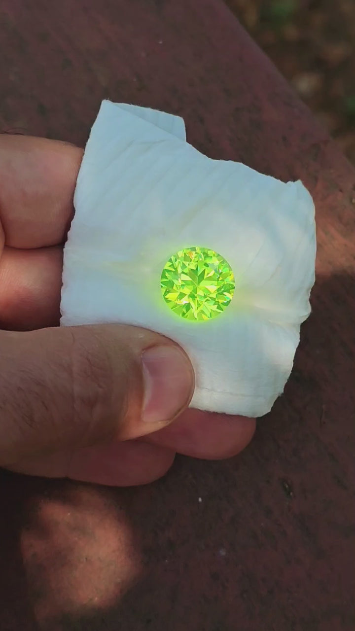 Green LuAG, Modern Round Brilliant Cut, 26.4 Carats