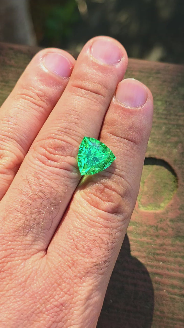 Djeva Green Lab Sapphire, Trillian Internal Reflections Cut, 8.27 Carats