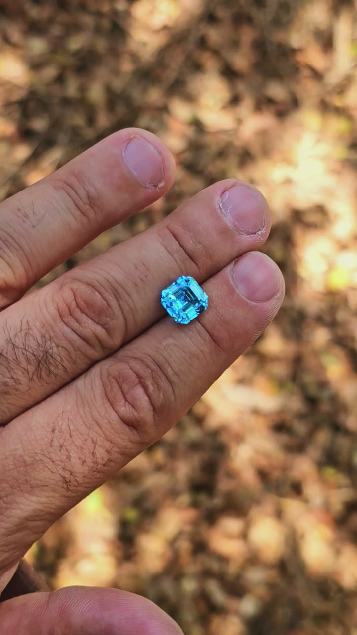 Blue Cobalt YAG, Asscher Cut, 6.7 Carats