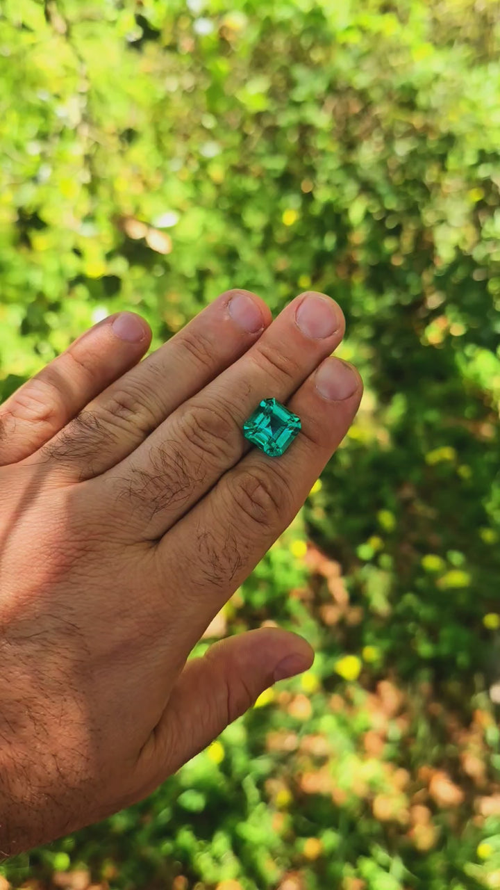 Colombian Color Green Lab Emerald, Asscher Cut, 9.06 Carats