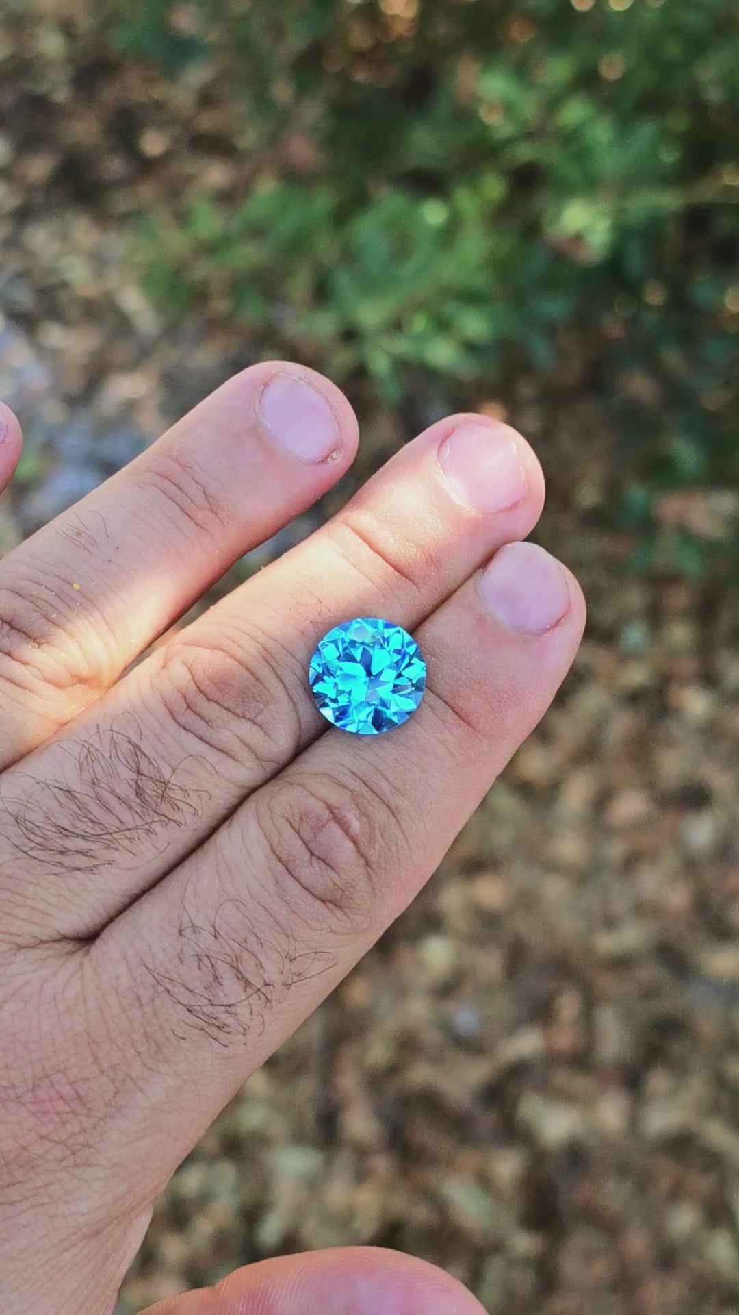 Blue Cobalt YAG, Traditional Round Brilliant Cut, 13.49 Carats