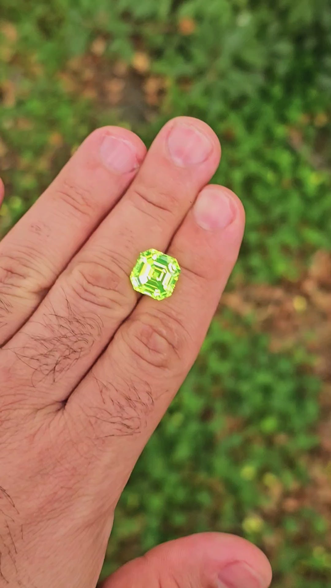 Green LuAG, Asscher Cut, 17.93 Carats