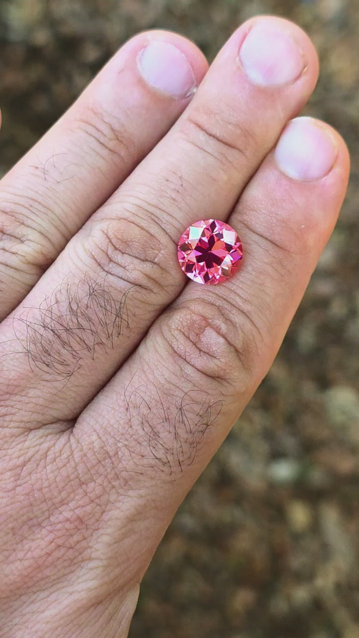 Czochralski Titanium Pink Sapphire, Traditional Round Brilliant Cut, 7.56 Carats
