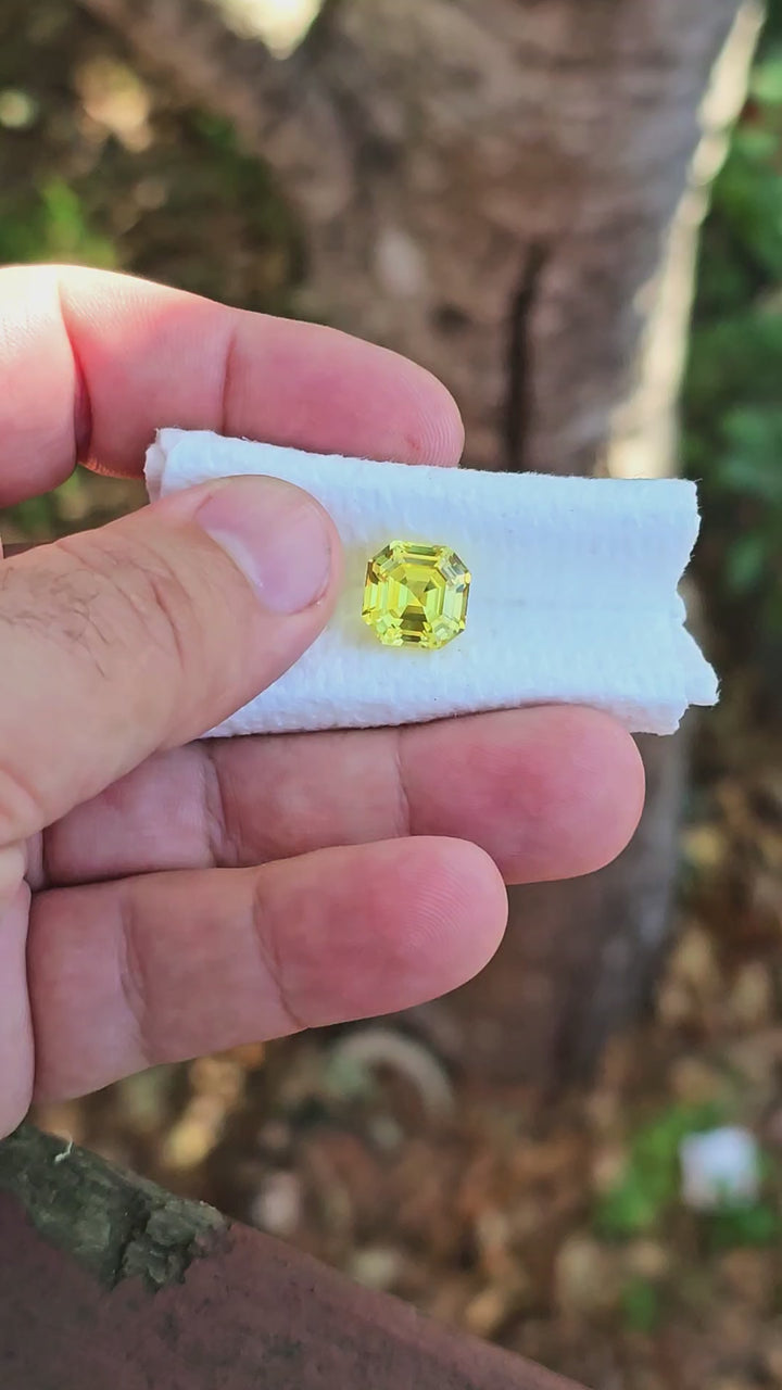 Yellow Lab Sapphire, Asscher Cut, 7.80 Carats