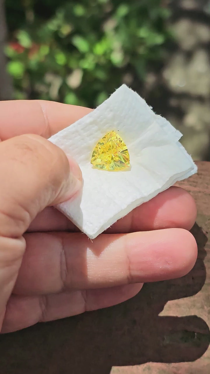 Yellow Lab Sapphire, Trillian Internal Reflections Cut, 10.31 Carats