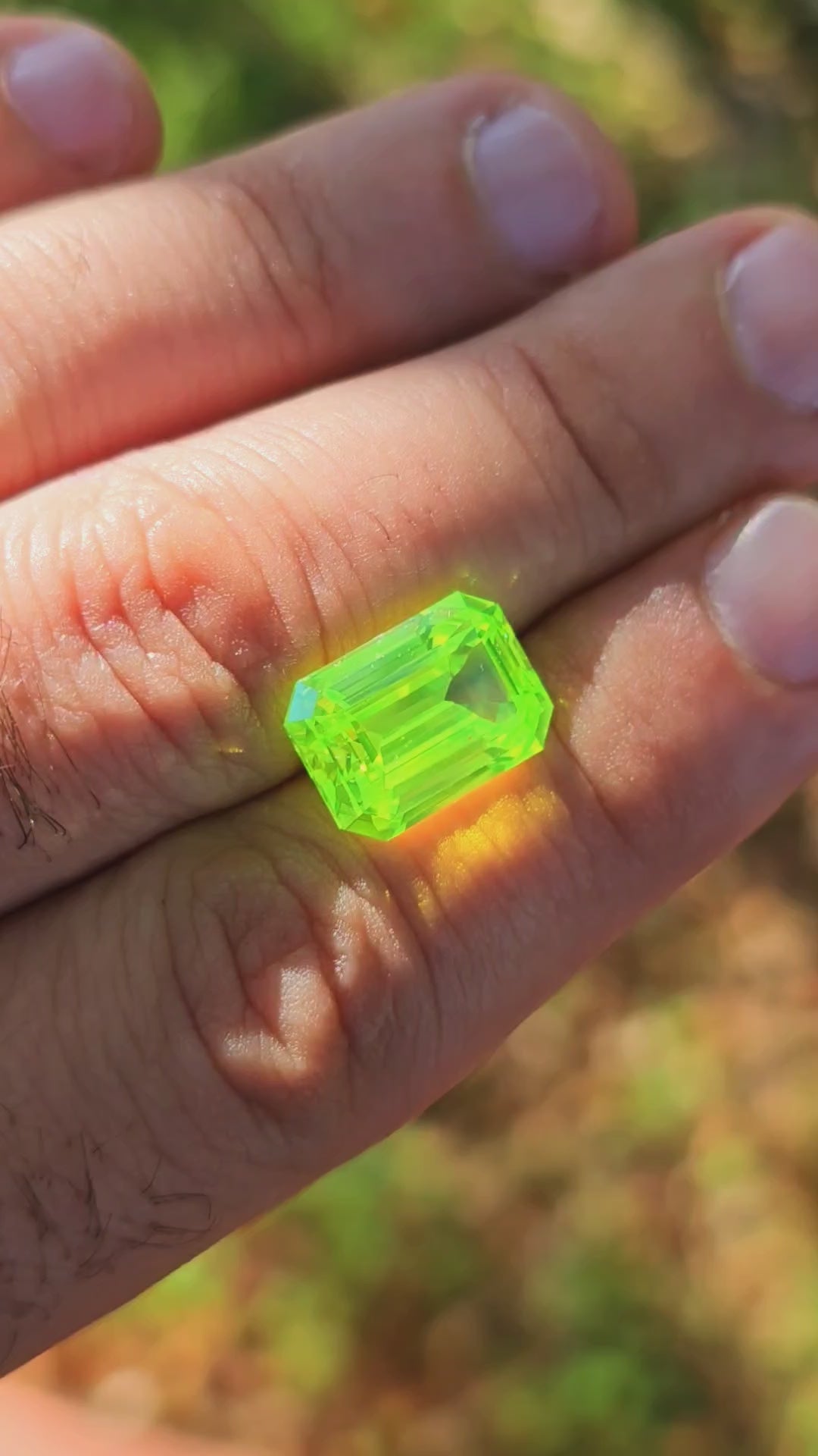 LuAG "ULTRA GREEN", Emerald Cut, 18 Carats