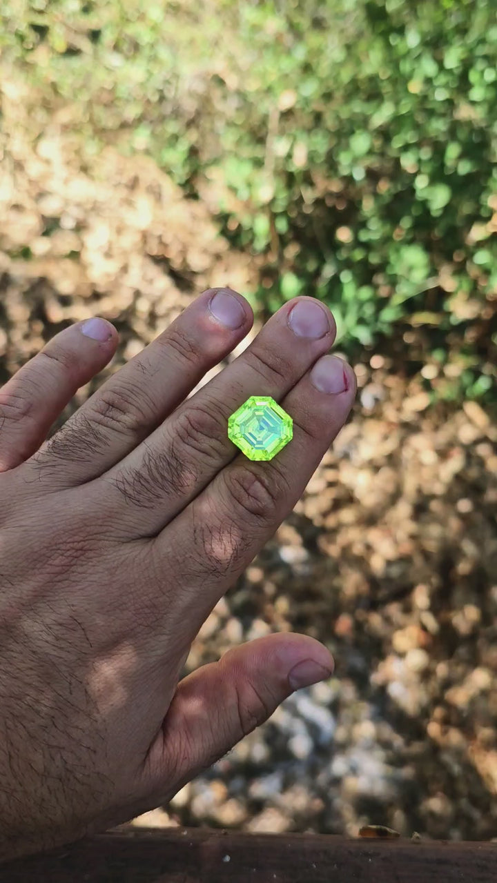 Green LuAG, Asscher Cut, 39.01 Carats