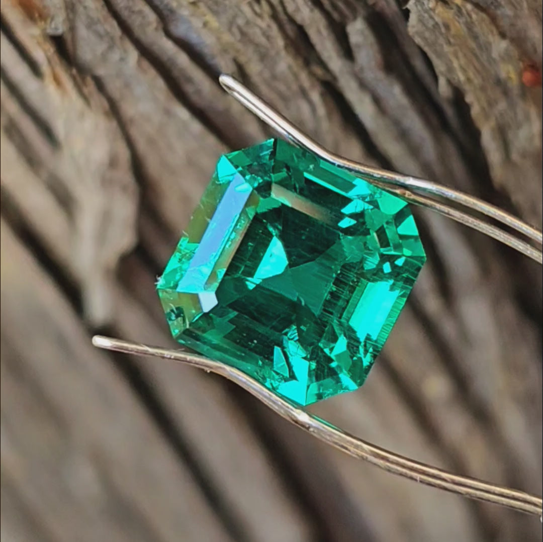 Colombian Color Green Lab Emerald, Asscher Cut, 8.9 Carats