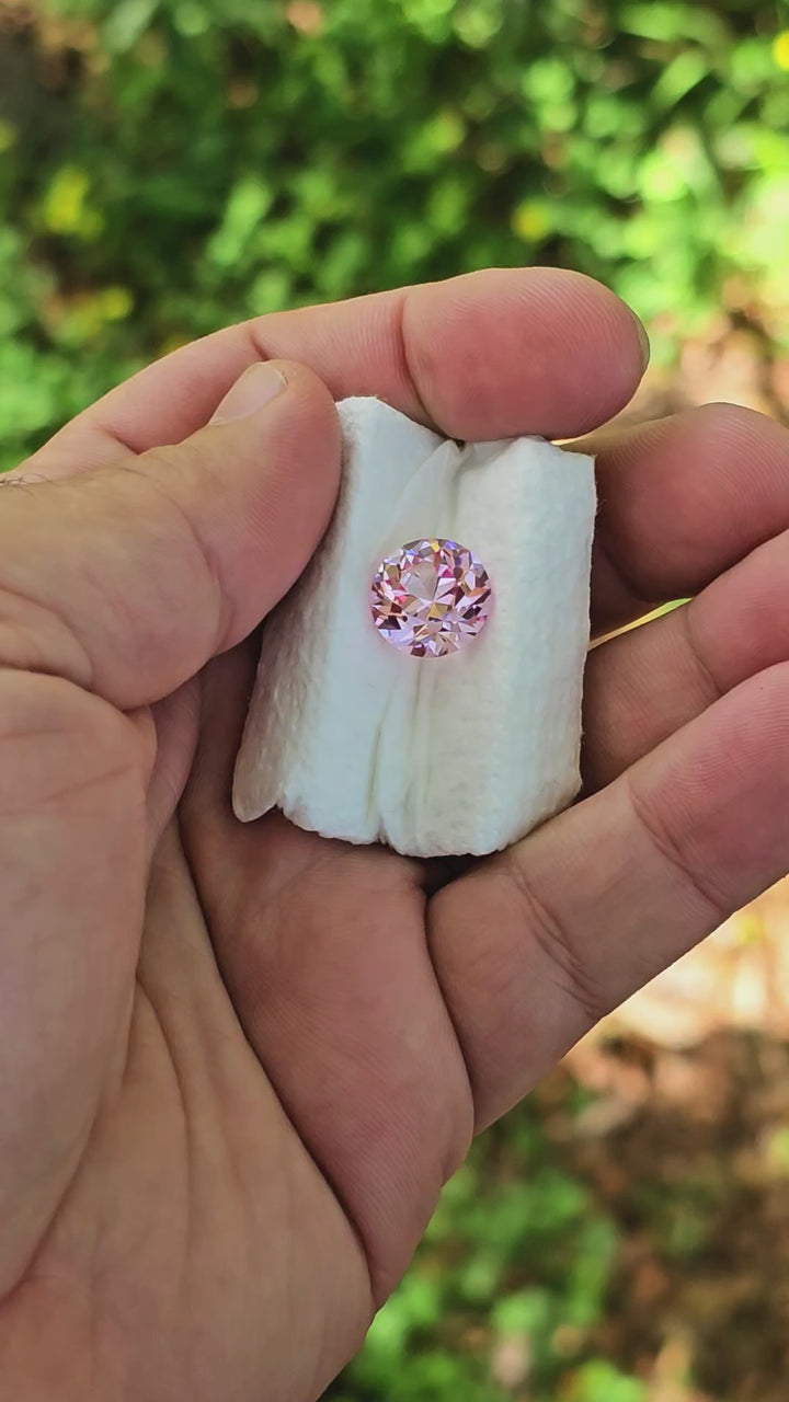Pinkish Peach Padparadscha Lab Sapphire, Traditional Round Brilliant Cut, 8.43 Carats