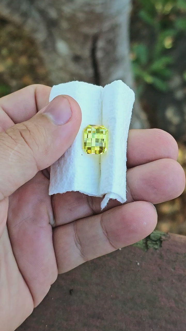 Yellow Lab Sapphire, Pixel Rectangle Cut, 7.98 Carats