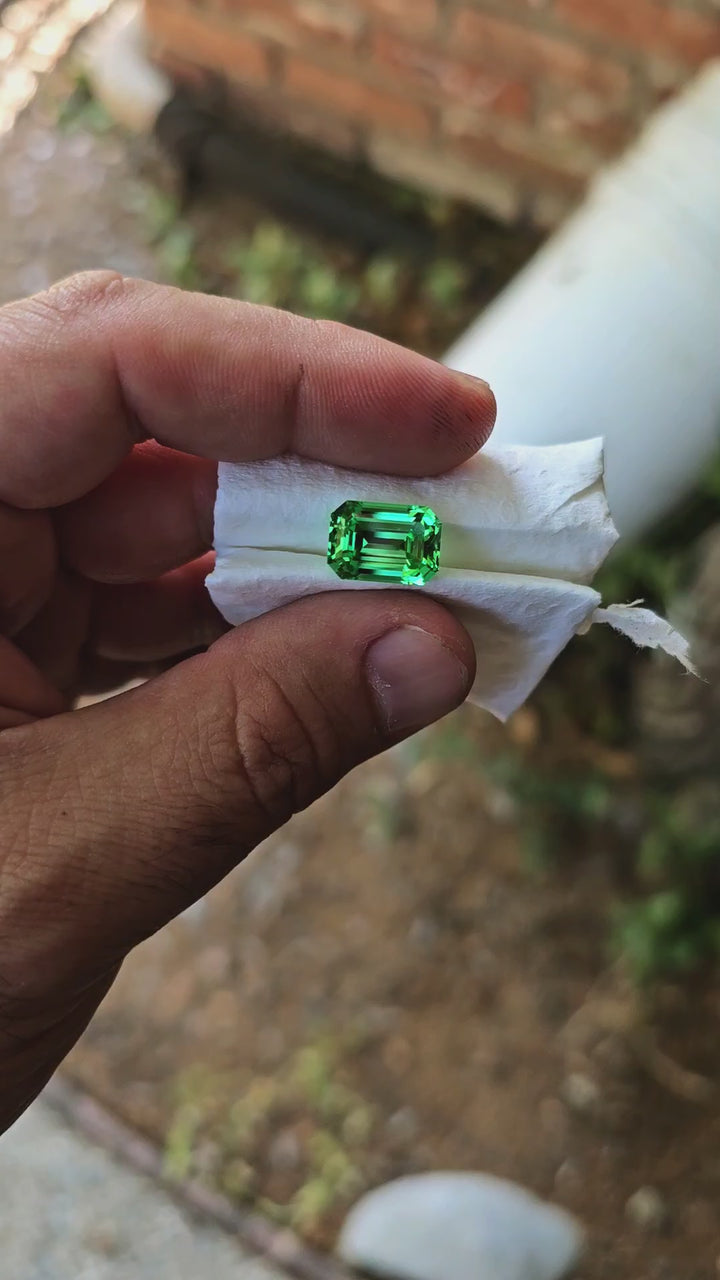 Djeva Green Lab Sapphire, Emerald Cut, 7.35 Carats