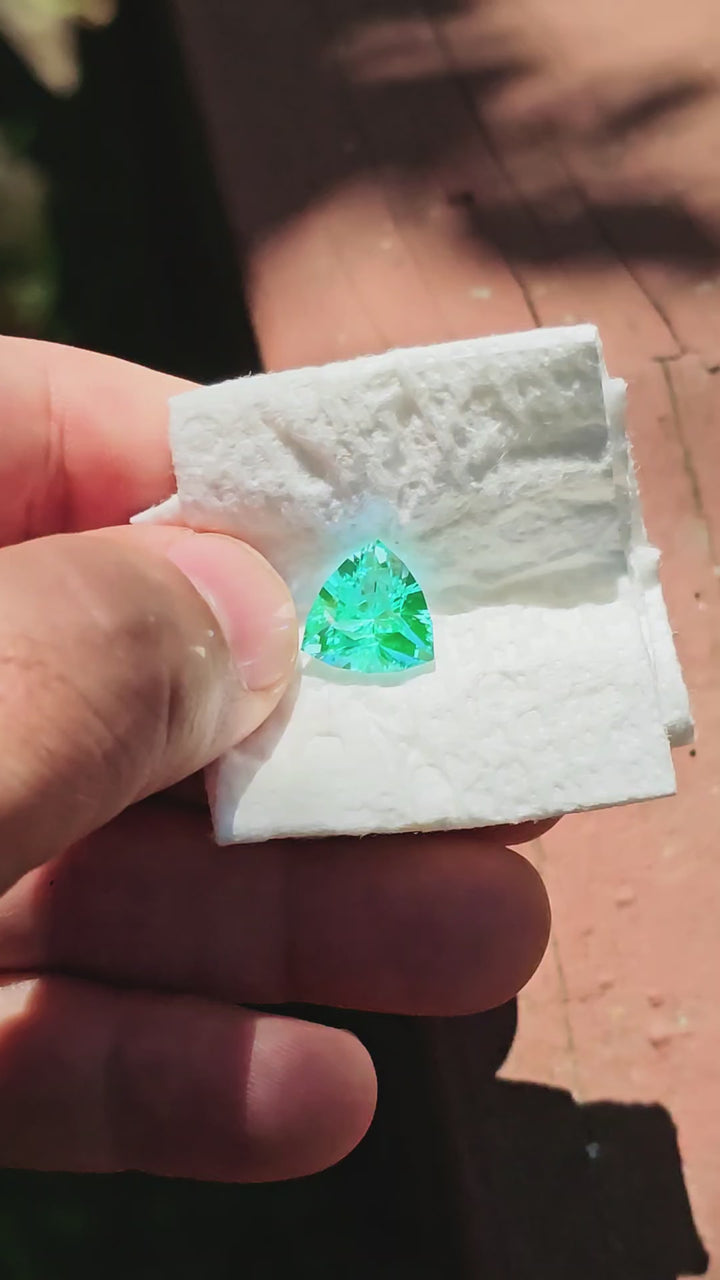 Bitterfeld Teal Lab Spinel , Trillian Internal Reflections Cut, 6.51 Carats