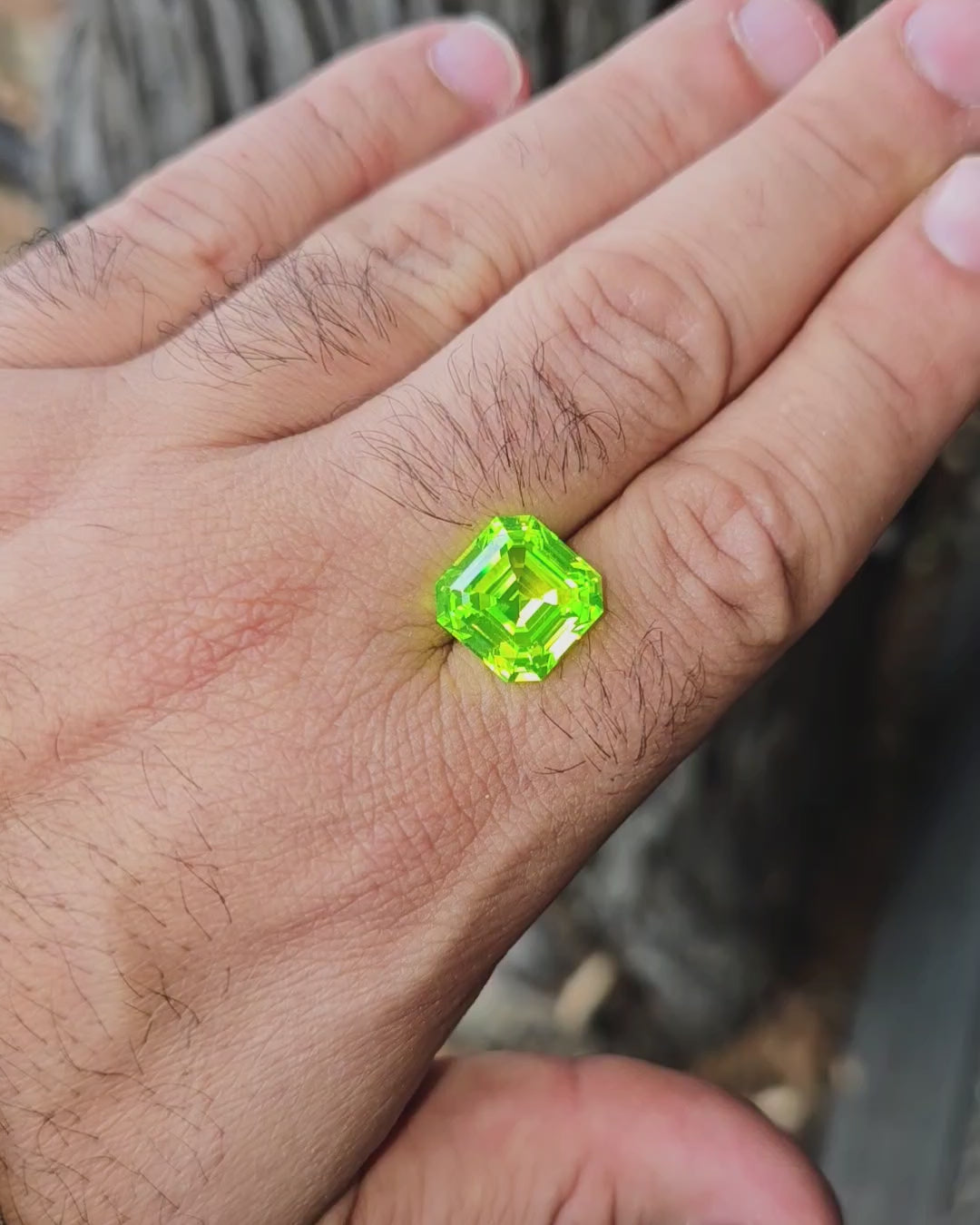 LuAG "ULTRA GREEN", Asscher Cut,  17 Carats