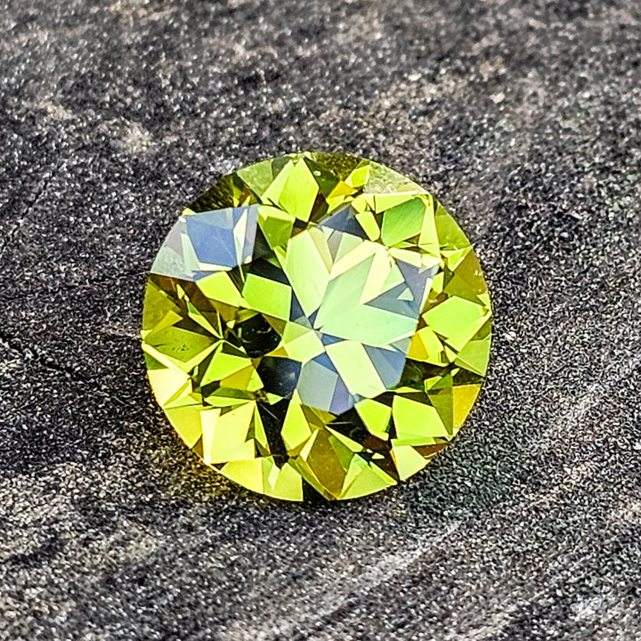 Peridot Green Colored Lab Sapphire, Traditional Round Brilliant Cut, 5.68 Carats