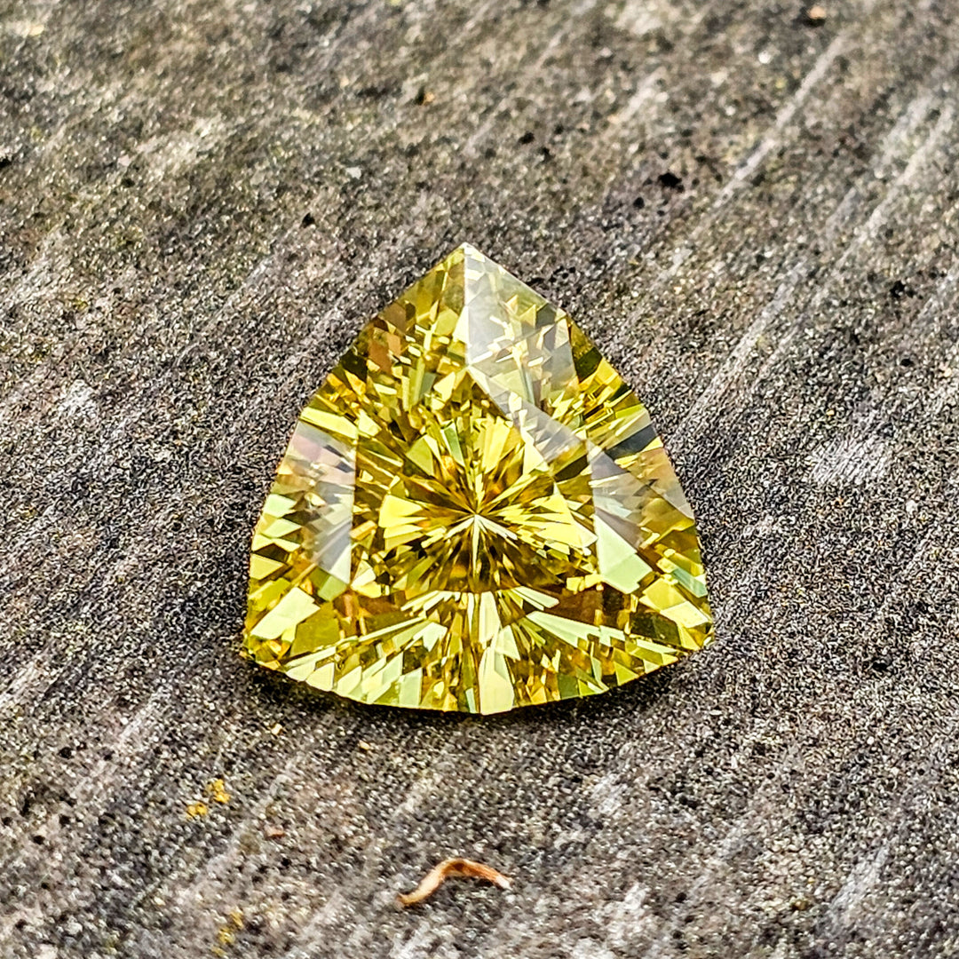 Yellow Lab Sapphire, Trillian Internal Reflections Cut, 10.31 Carats