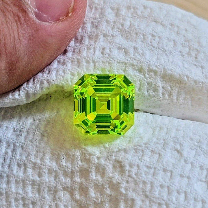 LuAG "ULTRA GREEN", Ascher Cut, 17 Carats - DJEVA