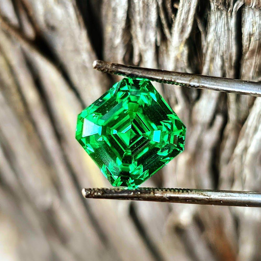 Vivid Green Vanadium YAG, Ascher Cut, 15.96 Carats - DJEVA