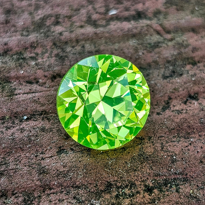 Green LuAG, Traditional Round Brilliant Cut, 8.95 Carats