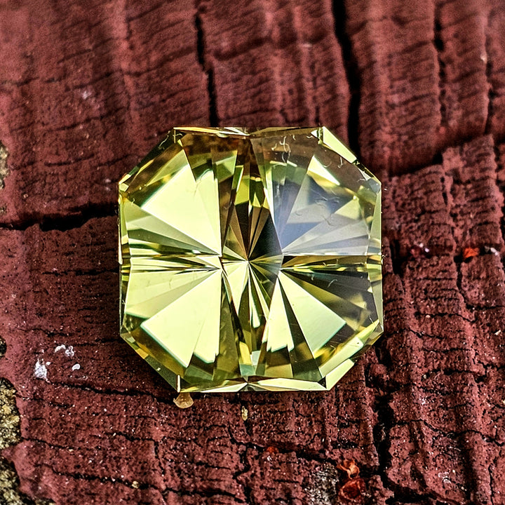 Yellow Lab Sapphire, Tessellation Cut, 14 Carats