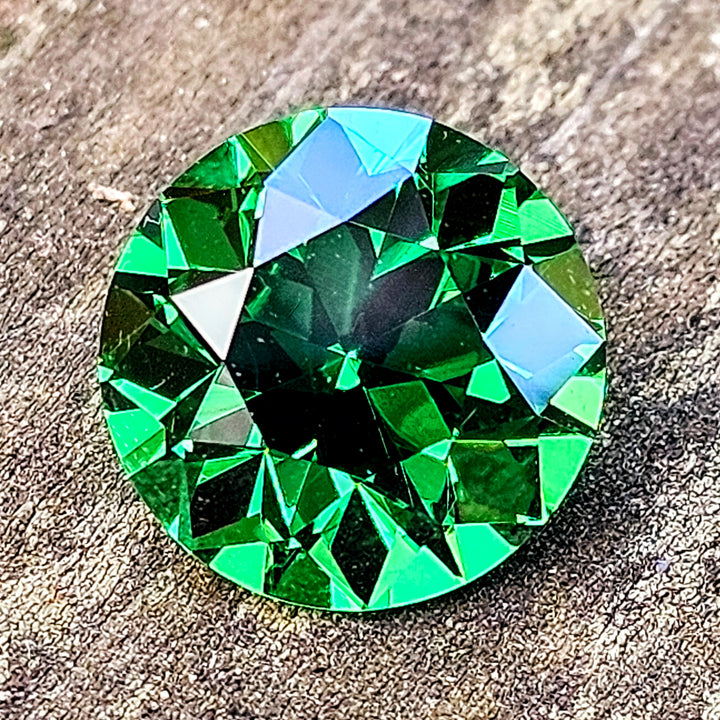 Green CTH YAG, Traditional Round Brilliant Cut, 8.38 Carats