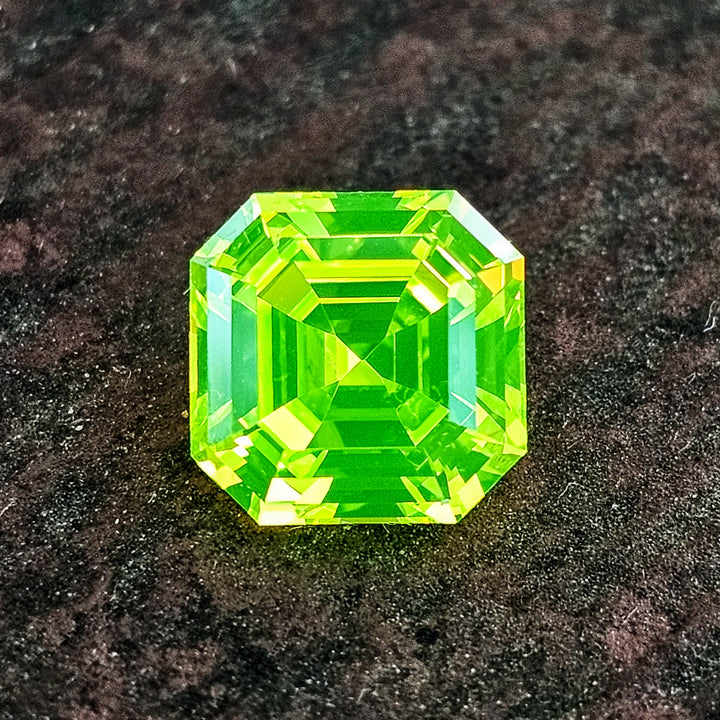 LuAG "ULTRA GREEN", Asscher Cut, 5.79 Carats