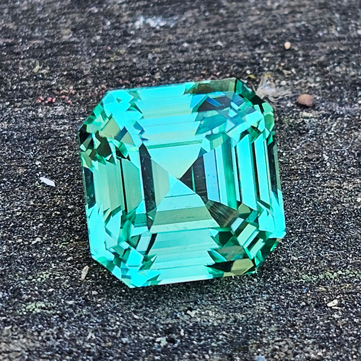 Light Mint Green Lab Sapphire, Asscher Cut, 6.20 Carats