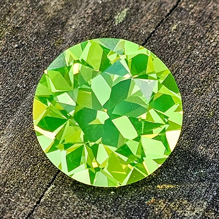 Green LuAG, Traditional Round Brilliant Cut, 15.61 Carats