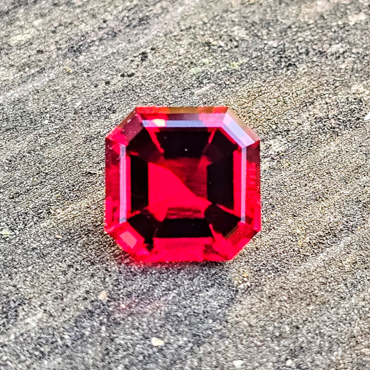 Red Lab Beryl, Asscher Cut, 3.36 Carats