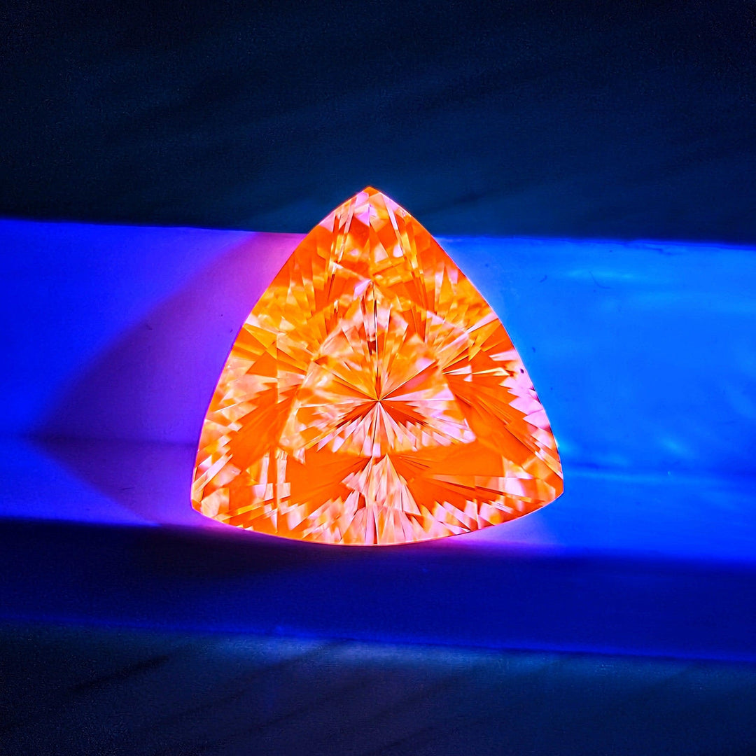 Experimental Samarium YAG, Trillian Internal Reflections Cut, 26.6 Carats - DJEVA