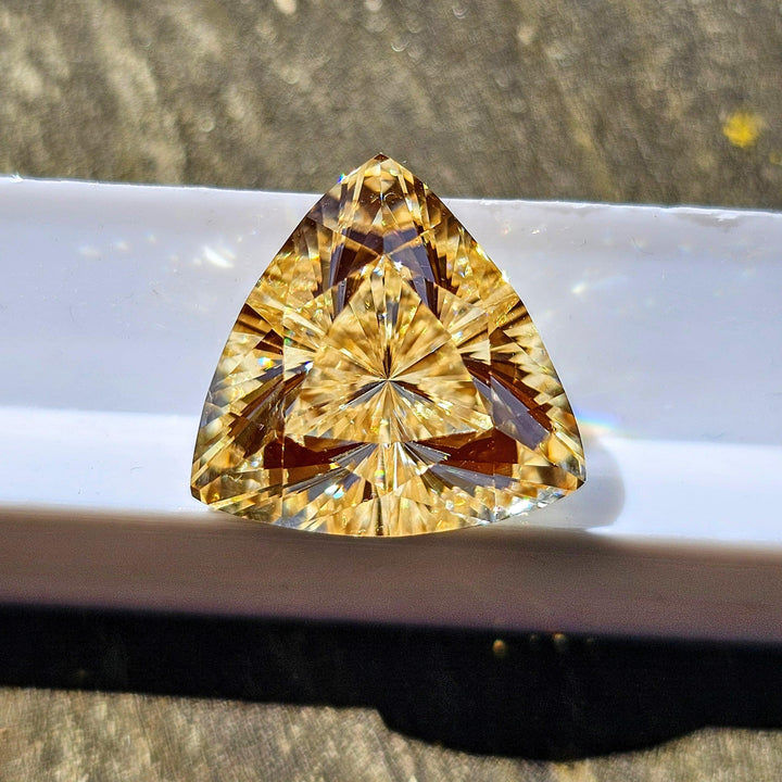 Experimental Samarium YAG, Trillian Internal Reflections Cut, 26.6 Carats - DJEVA