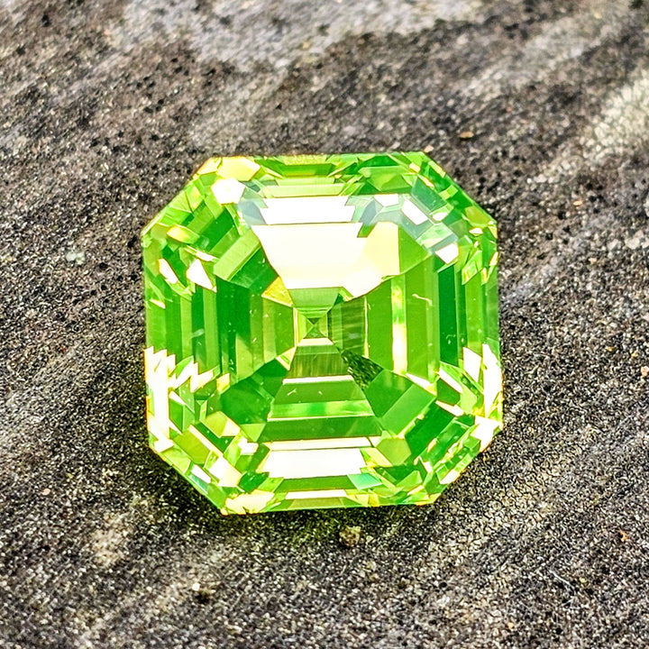 Green LuAG, Asscher Cut, 17.93 Carats - DJEVA