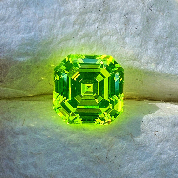 LuAG "ULTRA GREEN", Asscher Cut, 12.8 Carats - DJEVA