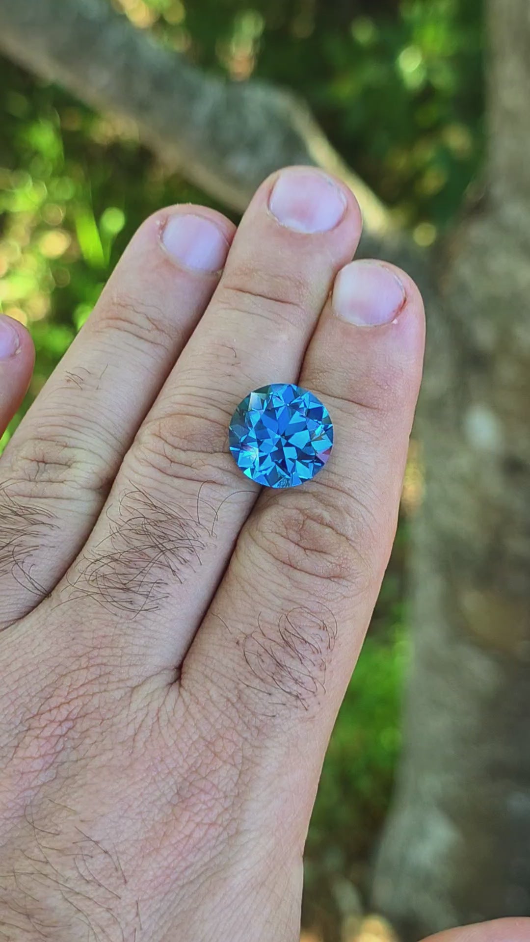 Cerulean Blue Lab Sapphire, Traditional Round Brilliant Cut, 16.43 Carats