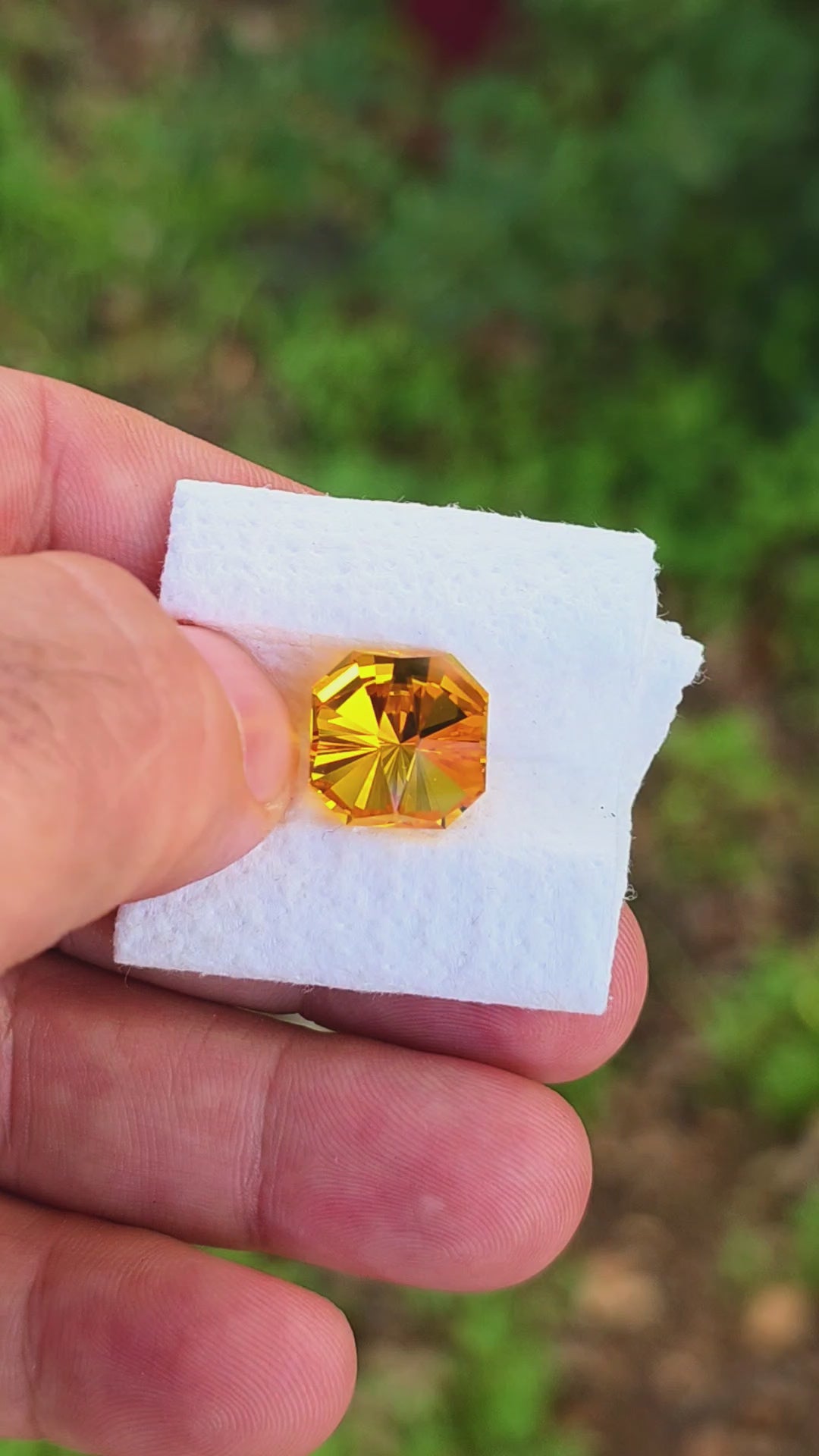 Golden Yellow Lab Sapphire, Tessellation Cut, 11.80 Carats