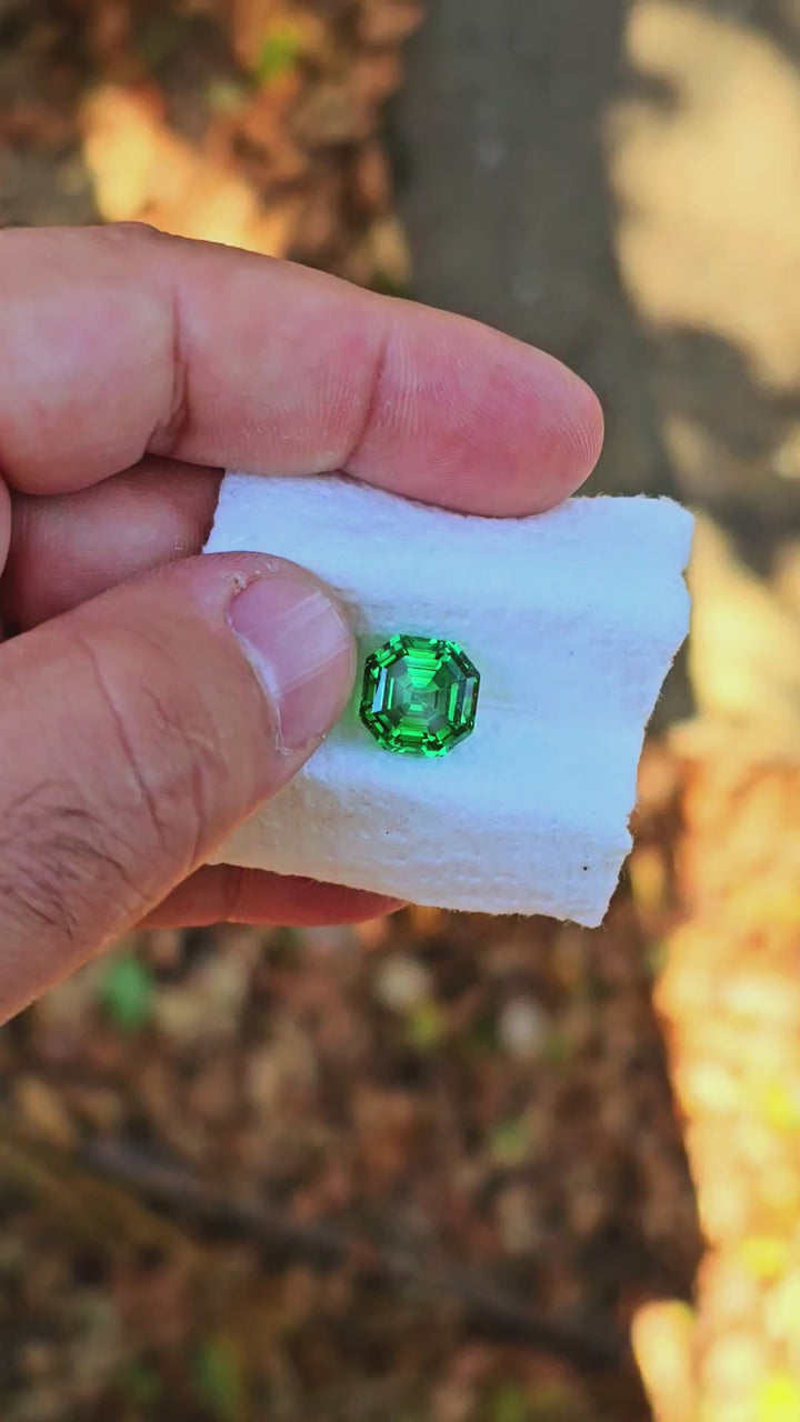 Green CTH YAG, Asscher Cut, 9.65 Carats