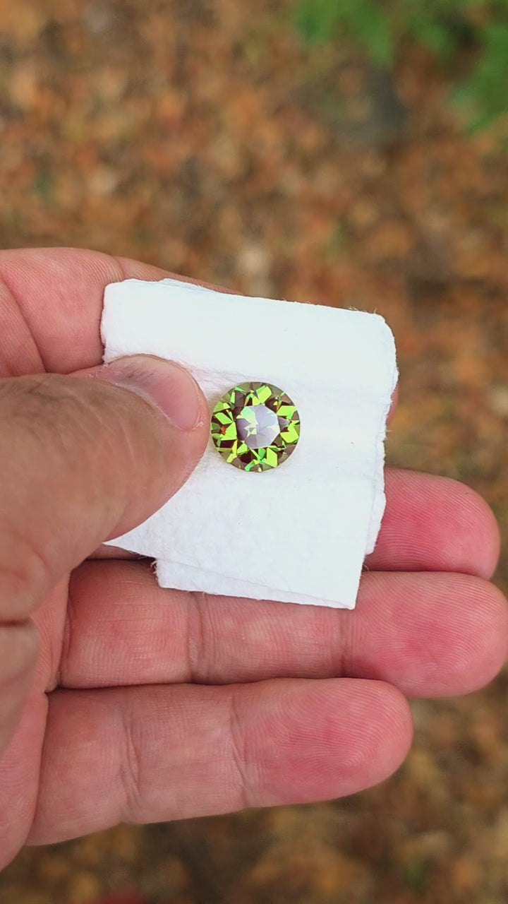 Kyroupolos Green and Red Christmas Garnet, Traditional Round Brilliant Cut, 8.80 Carats