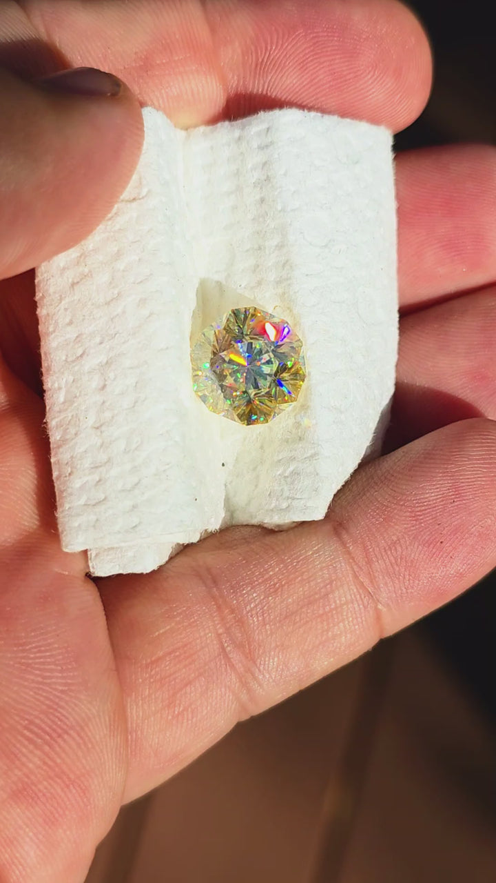 White Rutile 🌈🍭🦄, Gnome's Geode Cut, 7.40 Carats