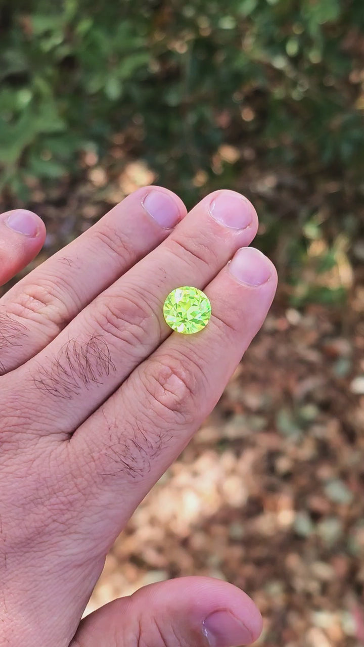 Green LuAG, Traditional Round Brilliant Cut, 15.61 Carats